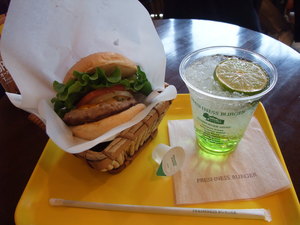 《美食記錄》日本連鎖漢堡店-FRESHNESS BURGER @MY TRIP ‧ MY LIFE