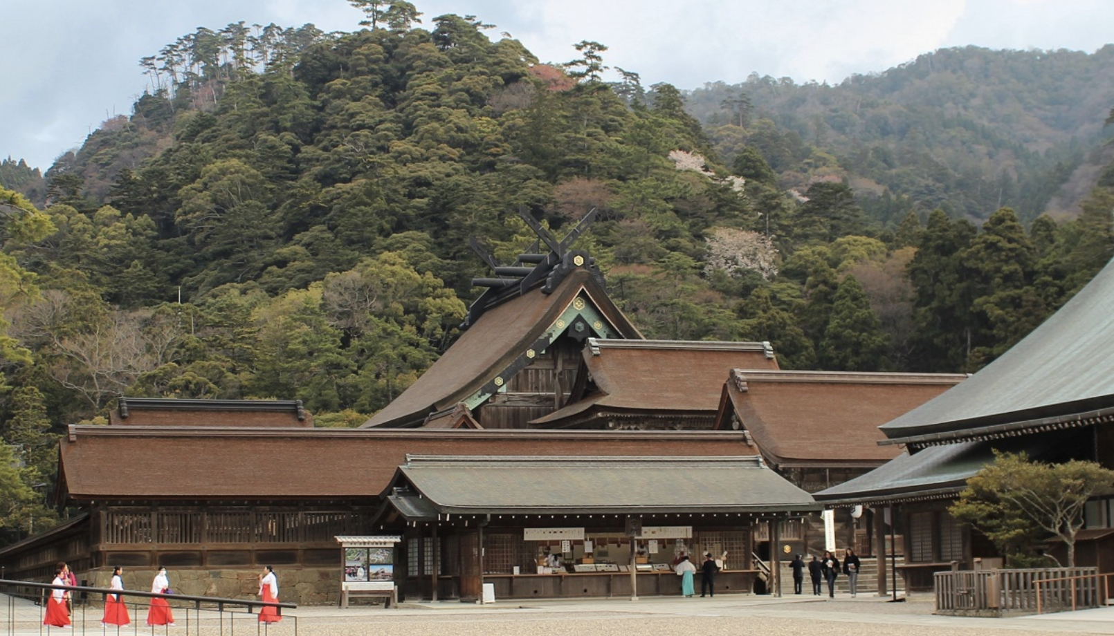 【日本神社巡禮】跨年去哪裡初詣好呢？這些人氣神社寺廟祝福一年好運！ @MY TRIP ‧ MY LIFE